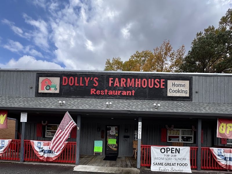 Dolly's Farmhouse Restaurant exterior